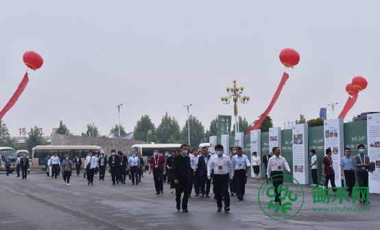 河南内黄县成功举办果蔬产业大会(1)(1)(1)604.png